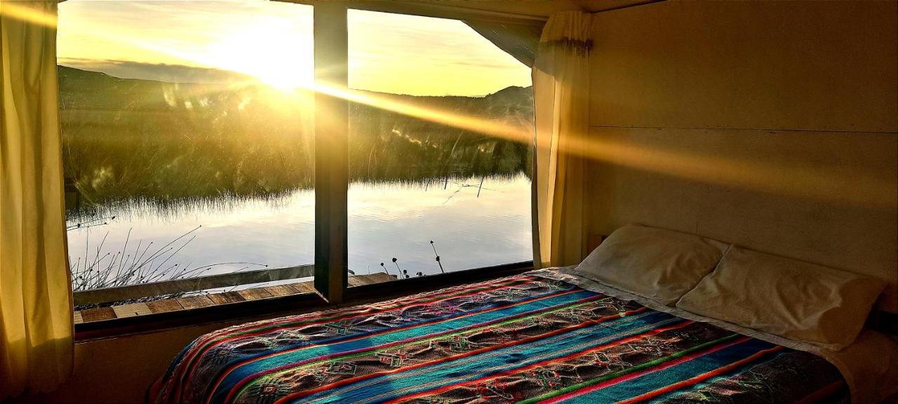 Ecoturismo, Los Uros Puno Buitenkant foto